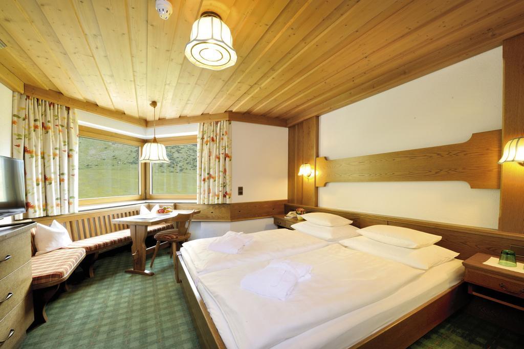 Alpenhotel Tirol Galtür Εξωτερικό φωτογραφία